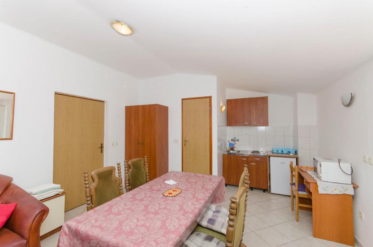 Apartments And Rooms Nike Sobra Quarto foto